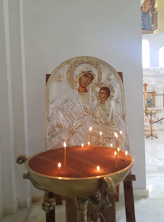 მოდიოდა ნინო მთებით, მოდიოდა... KARIBCHE